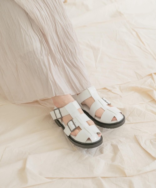 ITEMS URBANRESEARCH（アイテムズ アーバンリサーチ）の「グルカサンダル（サンダル・レディース・ブラック/オフホワイト・SMALL/MEDIUM/LARGE）」の3枚目の写真
