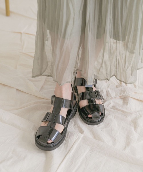 ITEMS URBANRESEARCH（アイテムズ アーバンリサーチ）の「グルカサンダル（サンダル・レディース・ブラック/オフホワイト・SMALL/MEDIUM/LARGE）」の6枚目の写真