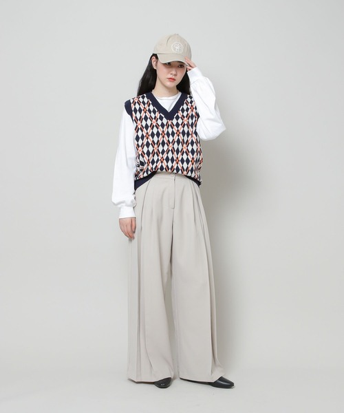 ALAND（エーランド）の「3.3Field Trip／ツートーンアーガイルベスト  2277661（ベスト・レディース・ネイビー/イエロー・FREE）」の4枚目の写真