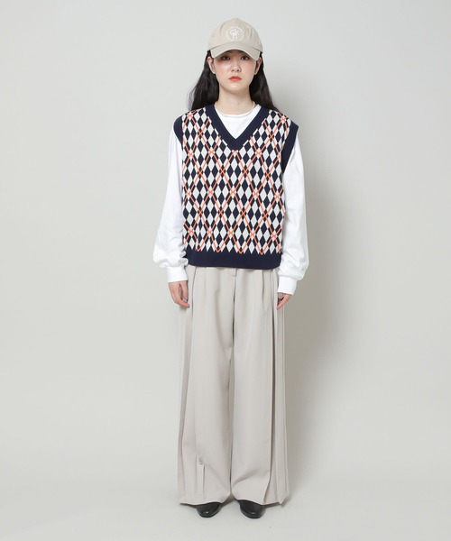 ALAND（エーランド）の「3.3Field Trip／ツートーンアーガイルベスト  2277661（ベスト・レディース・ネイビー/イエロー・FREE）」の5枚目の写真