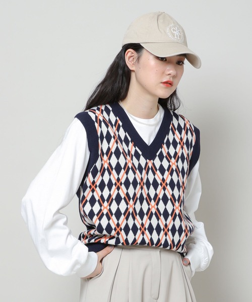 ALAND（エーランド）の「3.3Field Trip／ツートーンアーガイルベスト  2277661（ベスト・レディース・ネイビー/イエロー・FREE）」の6枚目の写真