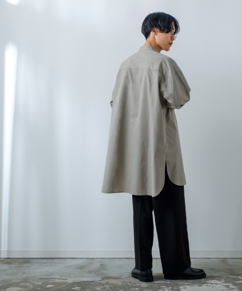 improves(インプローブス)の「【improves】ロング丈 オーバーサイズ バンドカラー 長袖シャツ(シャツ/ブラウス・メンズ・ホワイト/ブラック/グレイッシュベージュ/ダークブラウン・LARGE/MEDIUM)」の11枚目の写真