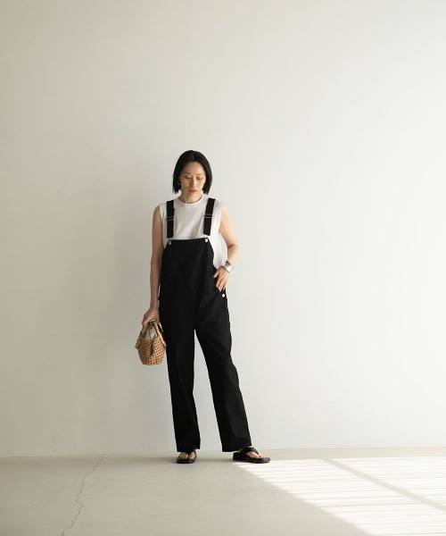 marjour(マージュール)の「TWILL SALOPETTO(サロペット/オーバーオール・レディース・ブラック・M)」の2枚目の写真