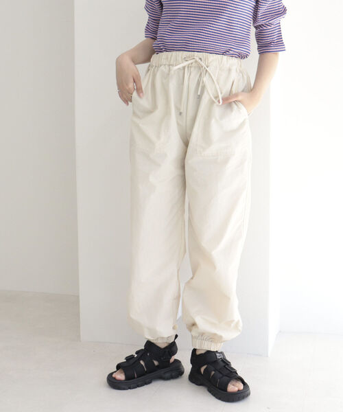 fredy repit（フレディレピ）の「ナイロンジョガーパンツ（その他パンツ・レディース・オリーブ/ブルー/アイボリー・38）」の12枚目の写真