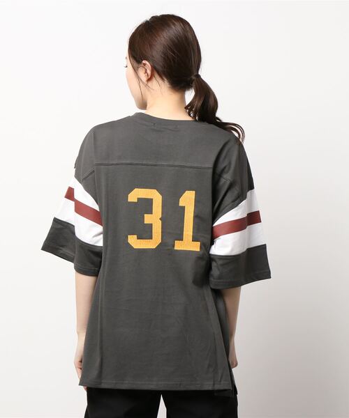 SpRay(スプレイ)の「フットボール BIG Tシャツ(Tシャツ/カットソー・レディース・オフホワイト/ブルー/グリーン/アイボリー/ボルドー/スミクロ・FREE)」の9枚目の写真
