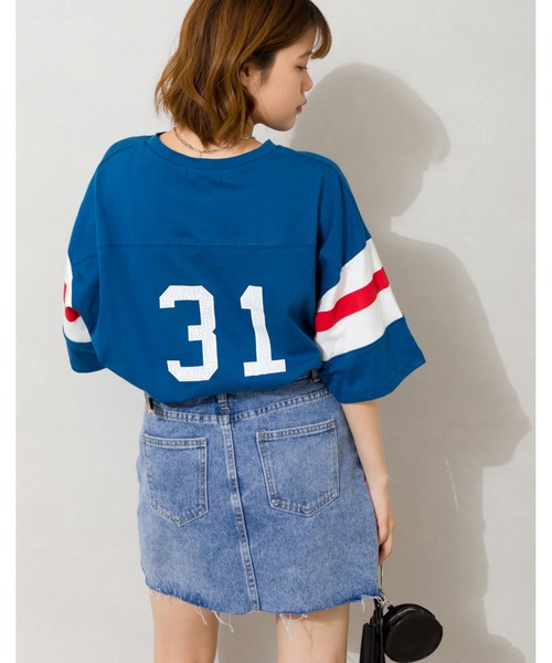 SpRay(スプレイ)の「フットボール BIG Tシャツ(Tシャツ/カットソー・レディース・オフホワイト/ブルー/グリーン/アイボリー/ボルドー/スミクロ・FREE)」の1枚目の写真