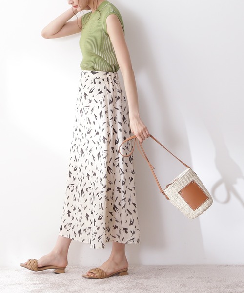 N.(N. Natural Beauty Basic)(エヌエヌナチュラルビューティーベーシック)の「◆ペイントプリントAラインスカート(スカート・レディース・グリーン系その他/ホワイト系その他/ブラック系その他・MEDIUM)」の2枚目の写真