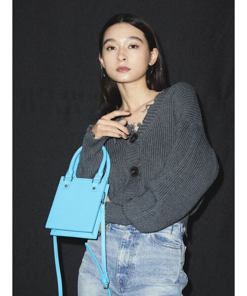 EMODA(エモダ)の「クラッシュリブショートカーディガン(カーディガン/ボレロ・レディース・ブラック/グレー/レッド/ブルー・FREE)」の8枚目の写真