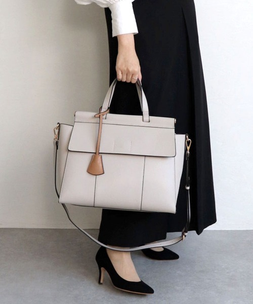 MIAN (ミアン)の「ANNABEL / ダブルフラップA4トートバッグ(トートバッグ・レディース・ブラック/ベージュ/グレー/モカ/ライトベージュ・FREE)」の3枚目の写真