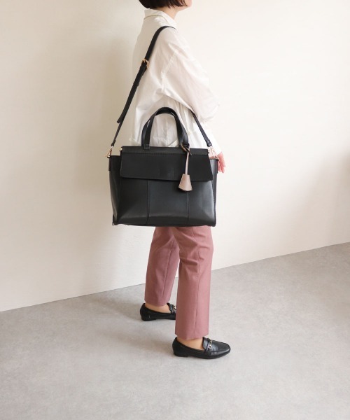 MIAN (ミアン)の「ANNABEL / ダブルフラップA4トートバッグ(トートバッグ・レディース・ブラック/ベージュ/グレー/モカ/ライトベージュ・FREE)」の8枚目の写真