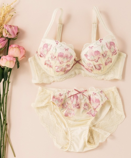 fran de lingerie(フランデランジェリー)の「Falling Flowers フォーリングフラワーズ ブラ&ショーツセット B65-G80カップ(ブラ&ショーツ・レディース・サックスブルー/ピンク/アイボリー・B65/B70/C70/D70/B75/C65/C75/D65/D75/D80/E70/F70/F75/G65/E65/E80/F65/F80/G80/G75/E75/G70)」の2枚目の写真