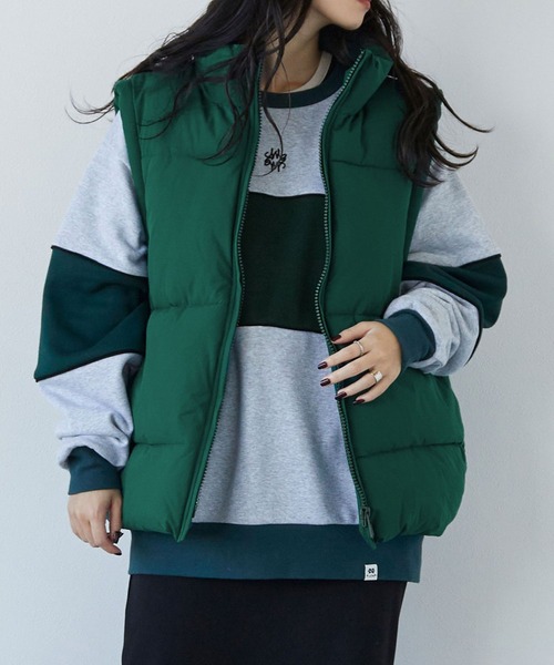 179/WG(イチナナキュウダブルジー)の「中わたファイバーベスト(ベスト・レディース・オフホワイト/ブラック/グリーン・MEDIUM)」の1枚目の写真