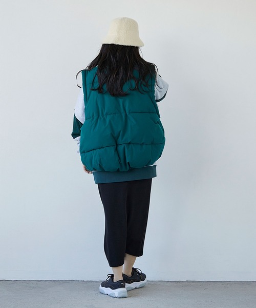 179/WG(イチナナキュウダブルジー)の「中わたファイバーベスト(ベスト・レディース・オフホワイト/ブラック/グリーン・MEDIUM)」の11枚目の写真