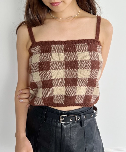Loueme(ルエム)の「ブロックチェック柄ショート丈カーディガン+ニットキャミ(SETアンサンブル)(カーディガン/ボレロ・レディース・ブラック/ブルー/ピンク/ブラウン・FREE)」の10枚目の写真