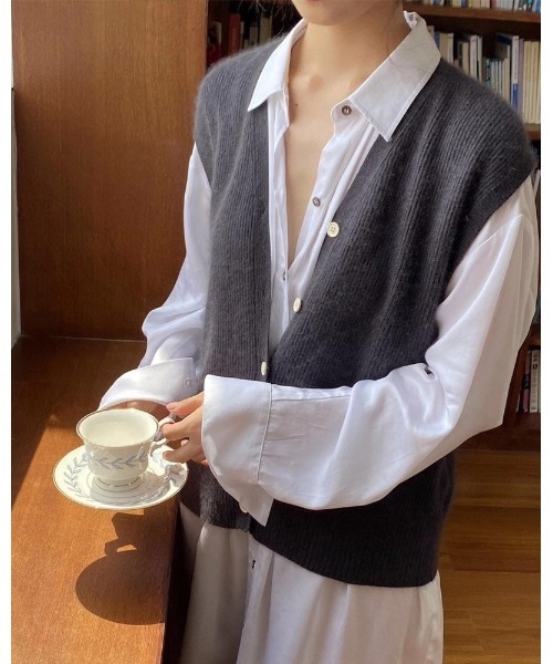 Ritzy(リッツィー)の「Vネックカーディガンベスト(ベスト・レディース・ライトグレー/ブラック/ブラウン/ダークグレー・FREE)」の15枚目の写真