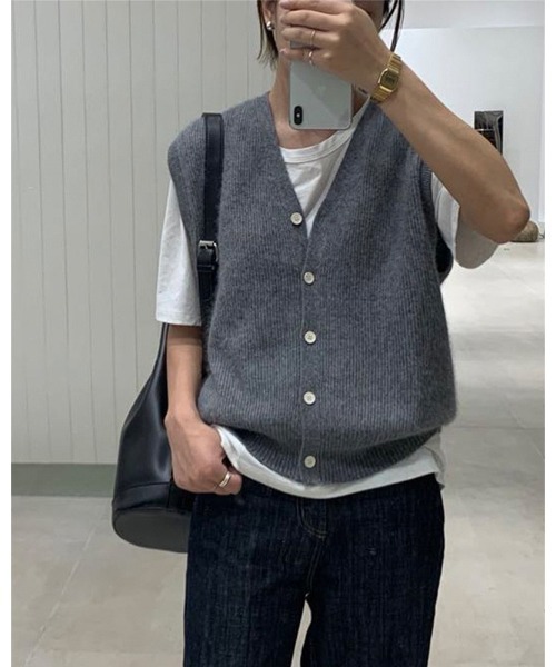 Ritzy(リッツィー)の「Vネックカーディガンベスト(ベスト・レディース・ライトグレー/ブラック/ブラウン/ダークグレー・FREE)」の12枚目の写真