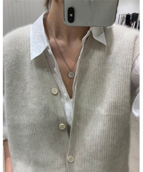 Ritzy(リッツィー)の「Vネックカーディガンベスト(ベスト・レディース・ライトグレー/ブラック/ブラウン/ダークグレー・FREE)」の6枚目の写真