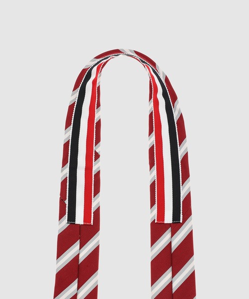 THOM BROWNE(トムブラウン)の「THREE PANEL FUNMIX CLASSIC TIE IN WIDE REP STRIPE SILK COTTON MOGADOR MED GREY(ネクタイ・メンズ・グレー系その他/その他・ONE SIZE)」の3枚目の写真