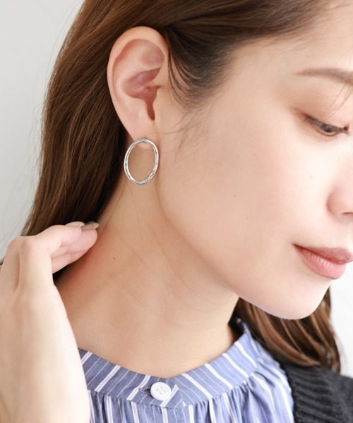 Pierrot(ピエロ)の「【silver925】925ポストリングピアス(ピアス(両耳用)・レディース・シルバー/ゴールド・FREE)」の5枚目の写真