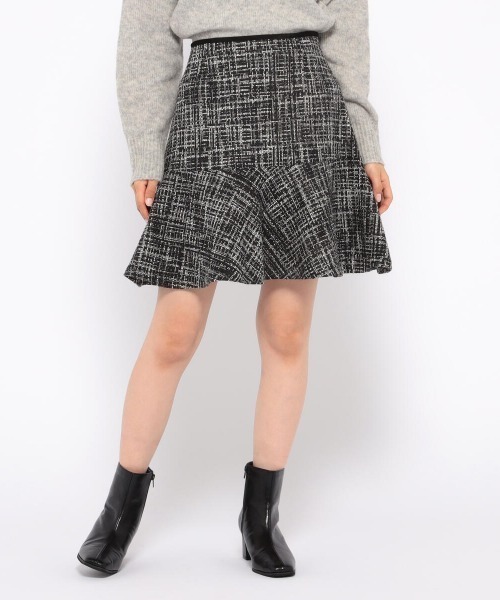 MISCH MASCH(ミッシュマッシュ)の「シロクロツィードミニスカート(スカート・レディース・ホワイト×ブラック・SMALL/MEDIUM)」の1枚目の写真