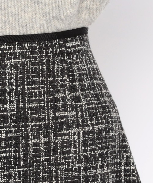 MISCH MASCH(ミッシュマッシュ)の「シロクロツィードミニスカート(スカート・レディース・ホワイト×ブラック・SMALL/MEDIUM)」の5枚目の写真