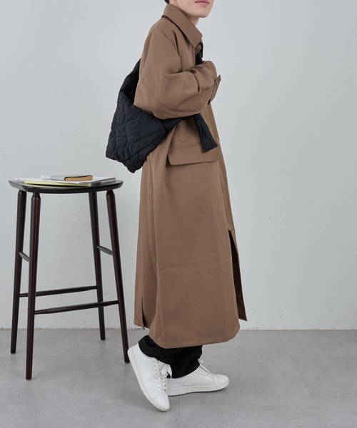 COLONY 2139（コロニートゥーワンスリーナイン）の「テックツイルオーバーステンカラーコート（ステンカラーコート・メンズ・ブラック/ブラウン・MEDIUM/LARGE）」の8枚目の写真