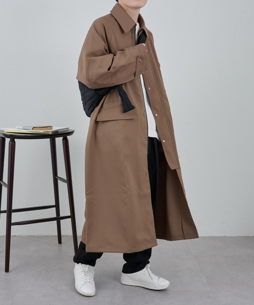 COLONY 2139（コロニートゥーワンスリーナイン）の「テックツイルオーバーステンカラーコート（ステンカラーコート・メンズ・ブラック/ブラウン・MEDIUM/LARGE）」の9枚目の写真