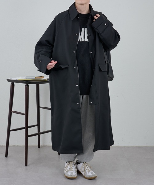 COLONY 2139（コロニートゥーワンスリーナイン）の「テックツイルオーバーステンカラーコート（ステンカラーコート・メンズ・ブラック/ブラウン・MEDIUM/LARGE）」の17枚目の写真
