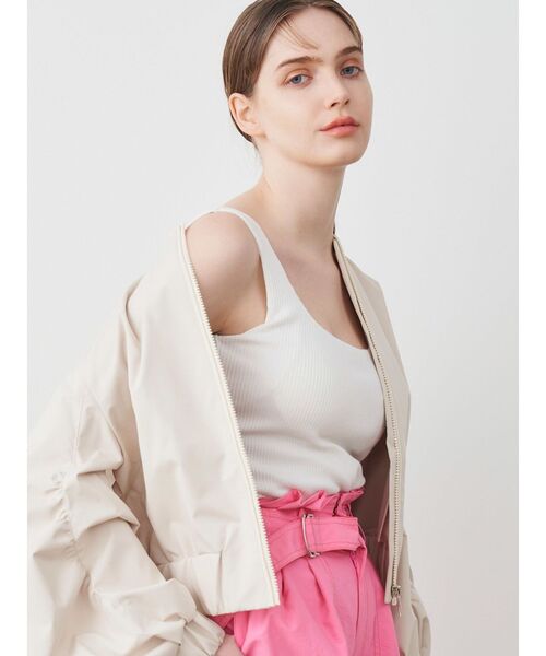 ELENDEEK（エレンディーク）の「スクエアーネックパッドカットソー（タンクトップ・レディース・オフホワイト/ブラック/グリーン/ベージュ・FREE）」の2枚目の写真