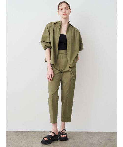 ELENDEEK（エレンディーク）の「スクエアーネックパッドカットソー（タンクトップ・レディース・オフホワイト/ブラック/グリーン/ベージュ・FREE）」の6枚目の写真