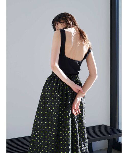 ELENDEEK（エレンディーク）の「スクエアーネックパッドカットソー（タンクトップ・レディース・オフホワイト/ブラック/グリーン/ベージュ・FREE）」の14枚目の写真