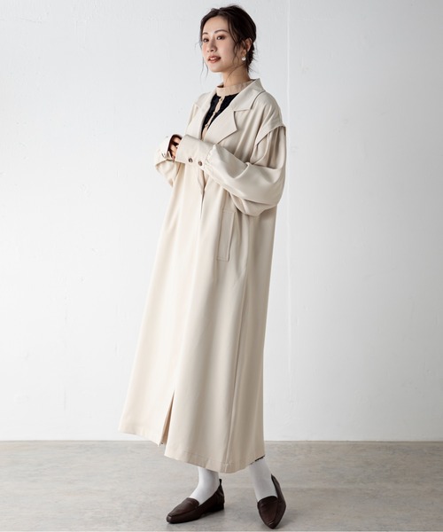 MILLION CARATS（ミリオンカラッツ）の「袖のボリュームとバックスタイルが特徴のフレアトレンチコート（トレンチコート・レディース・ベージュ/パープル・FREE）」の13枚目の写真