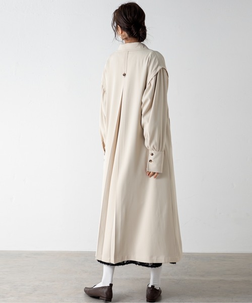 MILLION CARATS（ミリオンカラッツ）の「袖のボリュームとバックスタイルが特徴のフレアトレンチコート（トレンチコート・レディース・ベージュ/パープル・FREE）」の15枚目の写真