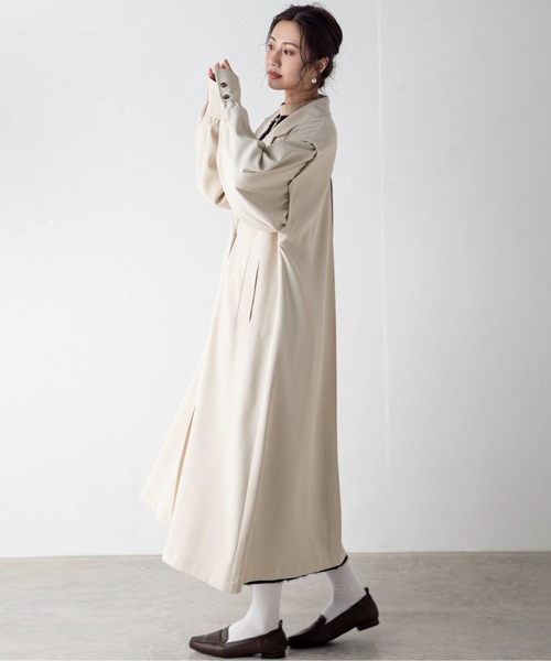 MILLION CARATS（ミリオンカラッツ）の「袖のボリュームとバックスタイルが特徴のフレアトレンチコート（トレンチコート・レディース・ベージュ/パープル・FREE）」の19枚目の写真