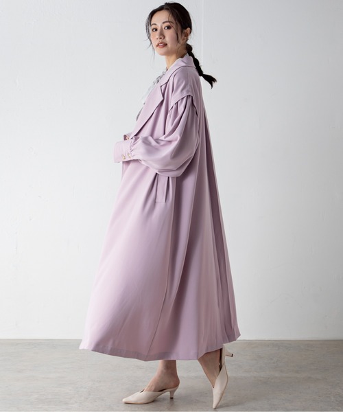 MILLION CARATS（ミリオンカラッツ）の「袖のボリュームとバックスタイルが特徴のフレアトレンチコート（トレンチコート・レディース・ベージュ/パープル・FREE）」の22枚目の写真