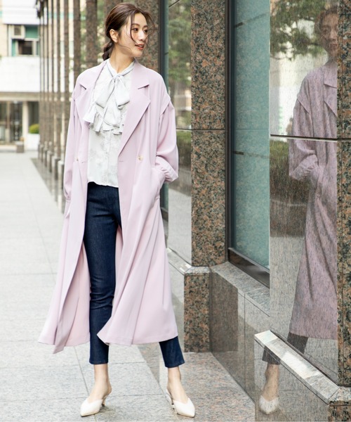 MILLION CARATS（ミリオンカラッツ）の「袖のボリュームとバックスタイルが特徴のフレアトレンチコート（トレンチコート・レディース・ベージュ/パープル・FREE）」の3枚目の写真