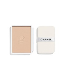 CHANEL | ル ブラン ブライトニング コンパクト (リフィル) パウダリー ファンデーション(つややかな仕上がり) 輝きを長時間キープ – 肌を保護 – 気温の変化などによる影響から肌を守る SPF 25/PA+++(ファンデーション)