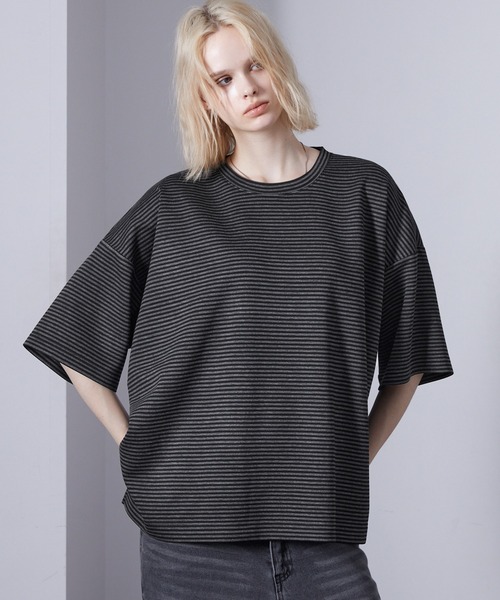 Loose/ルース(ルース)の「ハイドレープ トロミポンチ オーバーサイズTシャツ(Tシャツ/カットソー・メンズ・ホワイト/ブルーグリーン/チャコールグレー/ブラック/グレイッシュブルー/アッシュグレー/オールドローズ系/ワインレッド/ブルーグレー/スモークグレー/ブラック系/ホワイト系・S/M/L/XS)」の4枚目の写真