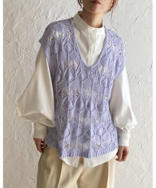 She's Closet(シーズクローゼット)の「透かし編みクロシェ深Vネックノースリーブコットンニットプルオーバーベスト(ベスト・レディース・パープル/アイボリー/ブラック/オフホワイト・FREE)」の4枚目の写真
