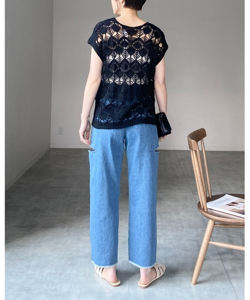 She's Closet(シーズクローゼット)の「透かし編みクロシェ深Vネックノースリーブコットンニットプルオーバーベスト(ベスト・レディース・パープル/アイボリー/ブラック/オフホワイト・FREE)」の12枚目の写真