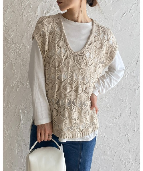 She's Closet(シーズクローゼット)の「透かし編みクロシェ深Vネックノースリーブコットンニットプルオーバーベスト(ベスト・レディース・パープル/アイボリー/ブラック/オフホワイト・FREE)」の22枚目の写真