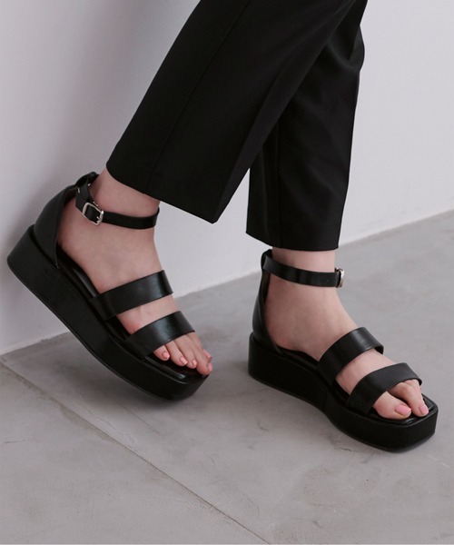 スクエアトゥプラットフォームサンダル