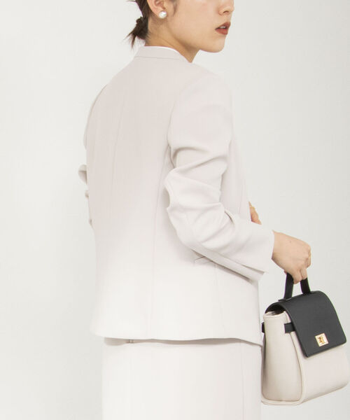 NOLLEY’S Sophi（ノーリーズソフィ）の「《セットアップ対応》ウォッシャブルライトダブルクロスノーカラージャケット（ノーカラージャケット・レディース・ブラック/ベージュ・40/36/38）」の5枚目の写真