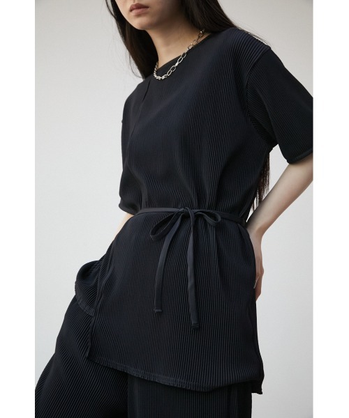 AZUL by moussy(アズールバイマウジー)の「PLEATS DESIGN TOPS/プリーツデザイントップス(Tシャツ/カットソー・レディース・ライトブルー/ベージュ/ブラック・MEDIUM/SMALL)」の2枚目の写真