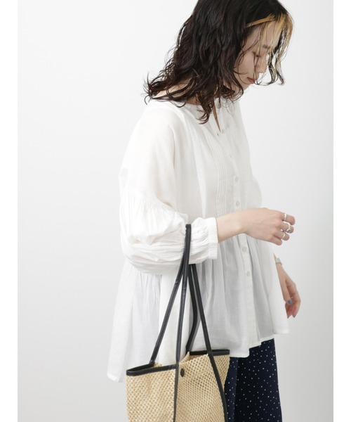 Samansa Mos2 blue（サマンサモスモスブルー）の「ピンタックブラウス（シャツ/ブラウス・レディース・オフホワイト/ブラック/グリーン・ﾌﾘ-）」の5枚目の写真
