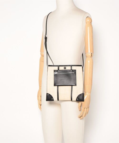 beautiful people(ビューティフルピープル)の「beautiful people lining logo pocket shoulder in raffia 7325611964(ショルダーバッグ・レディース・ブラック/ベージュ/レッド・FREE)」の13枚目の写真