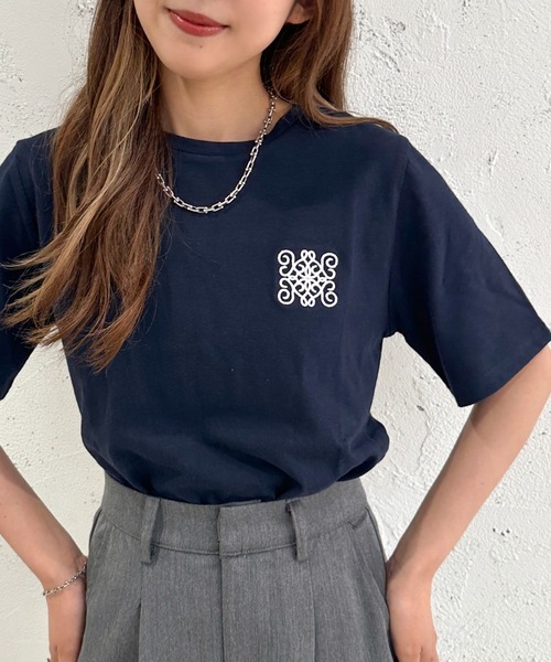 apres jour mignon(アプレジュールミニョン)の「アソートTシャツ【ZOZOTOWN限定アイテム】(Tシャツ/カットソー・レディース・ライトブルー/ブラック/ネイビー/ホワイト系その他2/ホワイト系その他3/ホワイト系その他/オフホワイト・X-LARGE/フリー)」の7枚目の写真