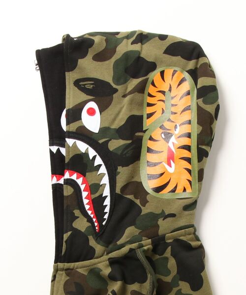 A BATHING APE（アベイシングエイプ）の「1ST CAMO DOUBLE SHARK