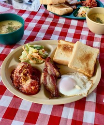 HIGHTIDE（ハイタイド）の「TRIBECA PLAWARE COUPE PLATEトライベッカプラウェア カップルプレート 仕切り皿（食器・キッズ）」