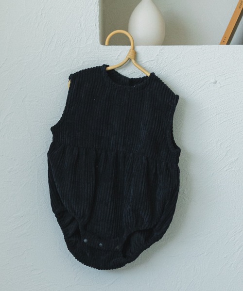 pairmanon(ペアマノン)の「【ベビー】コーデュロイ ノースリーブロンパース(ロンパース・キッズ・ブラック/ベージュ/ラベンダー・70/80)」の2枚目の写真